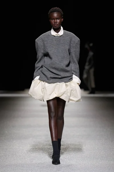 Look 15